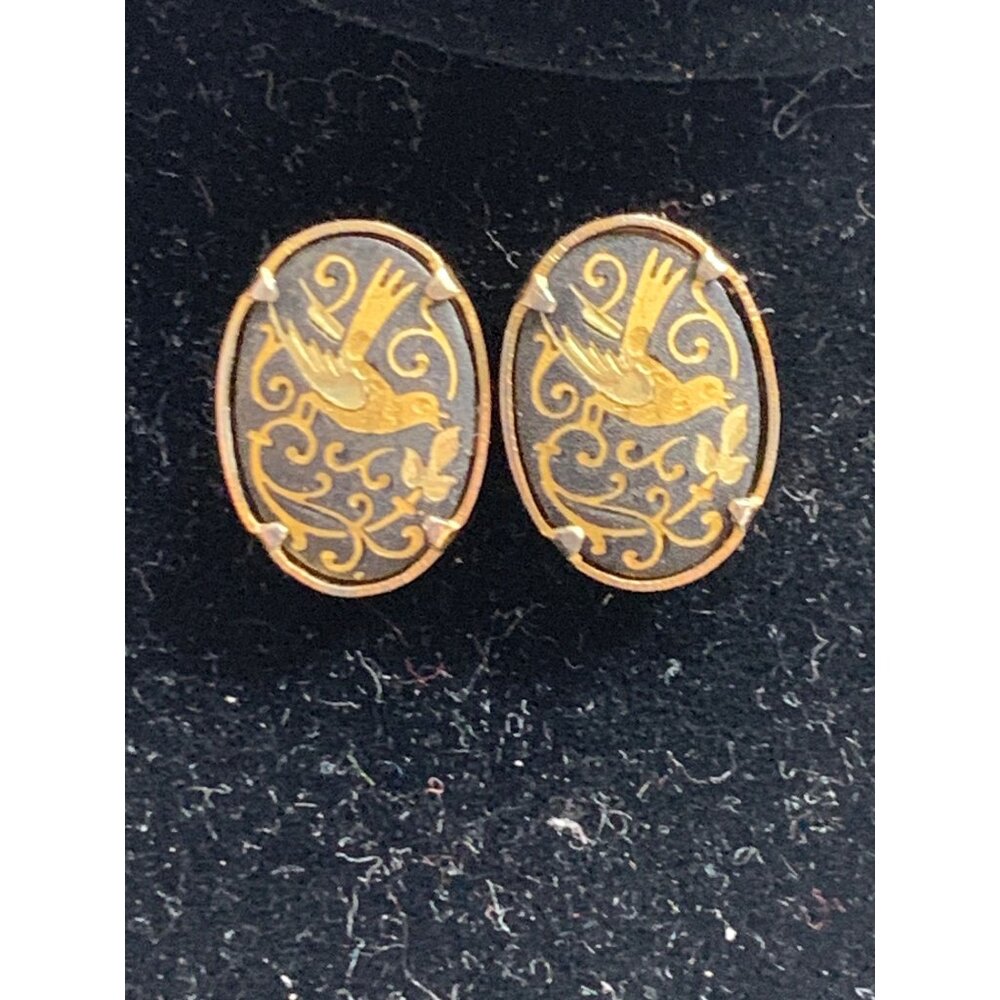 1980's Vtg Black and Gold Bird 1/2” Post Earrings